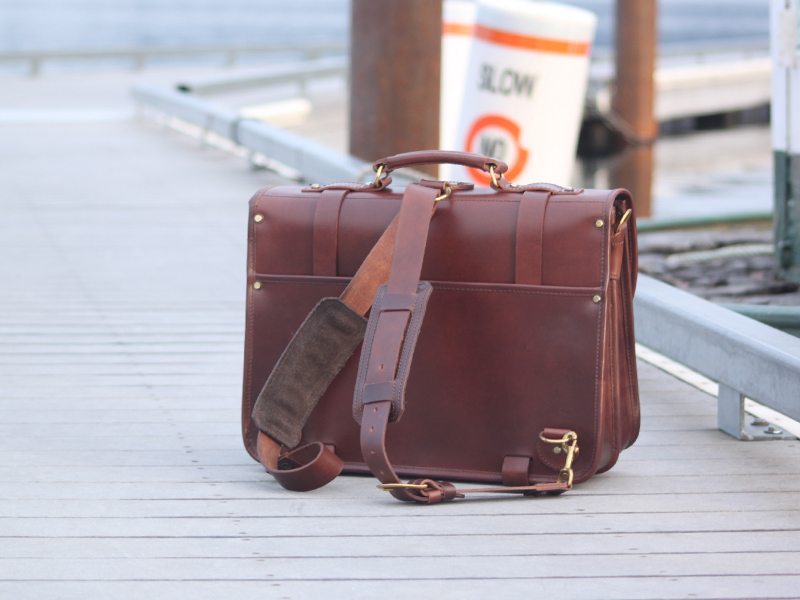 LederMann-Extra-Large-Leather-Briefcase-Backpack-20