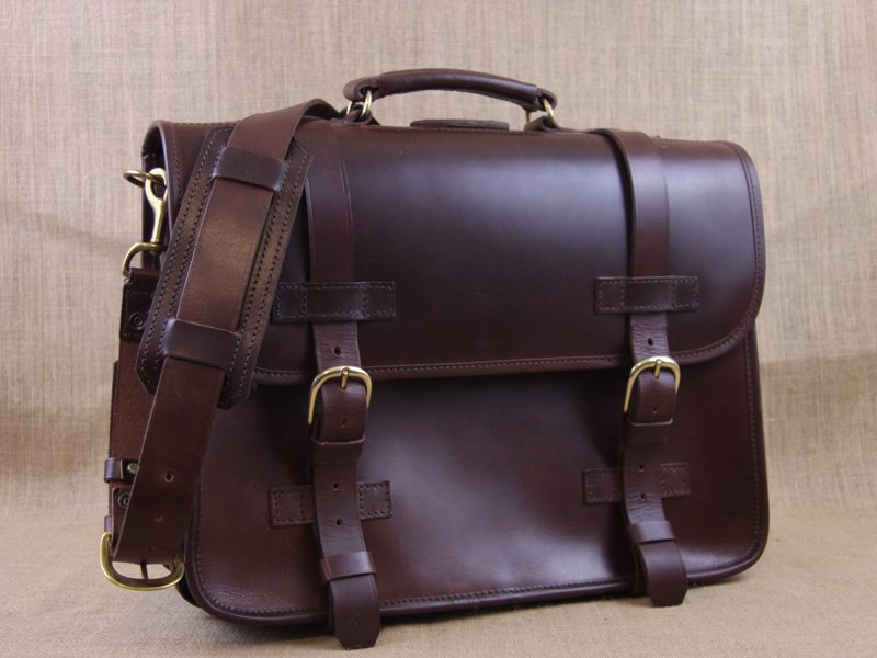 LederMann-Extra-Large-Leather-Briefcase-Backpack-21