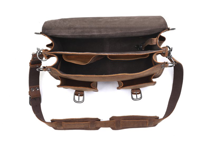 ledermann-rugged-leather-briefcase-backpack-bag-giveaway-3